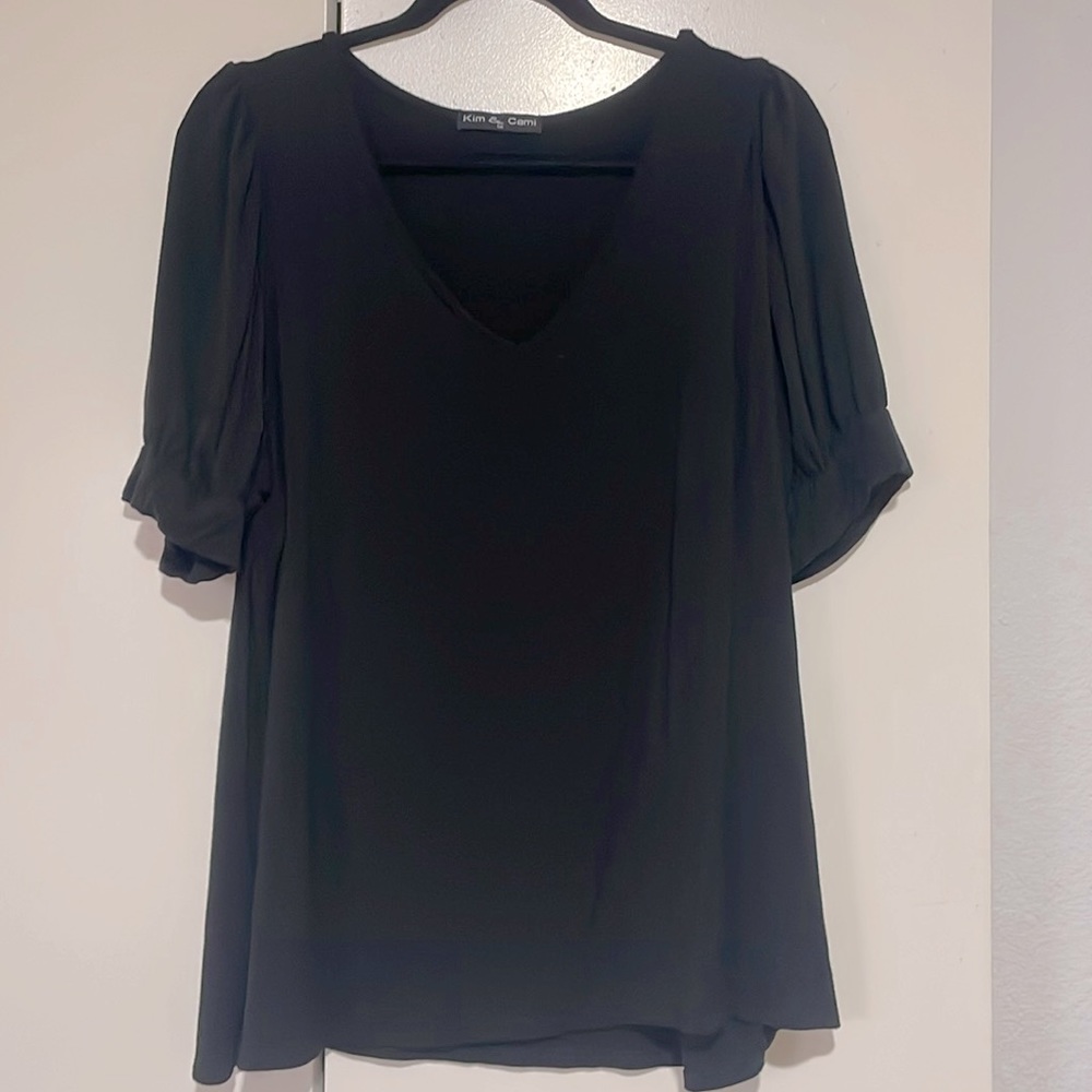 Black V-neck T-Shirt 1X Kim and Cami